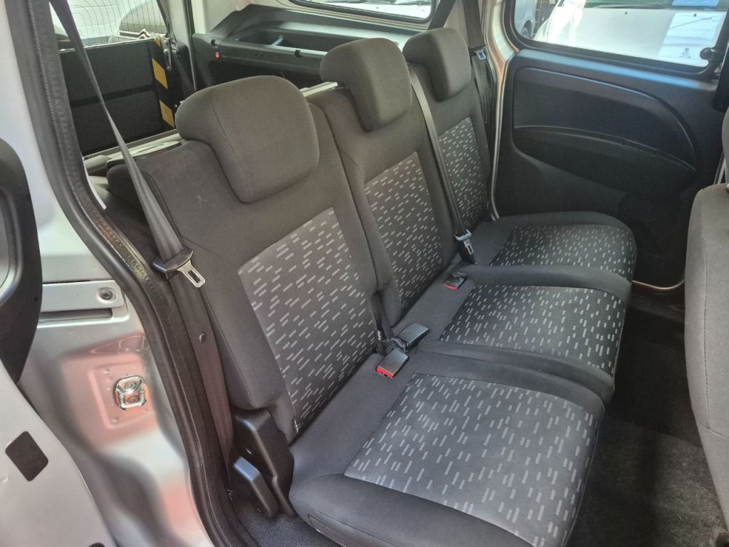 Used Vauxhall Combo 2018 for sale - 76637544: Photo 19