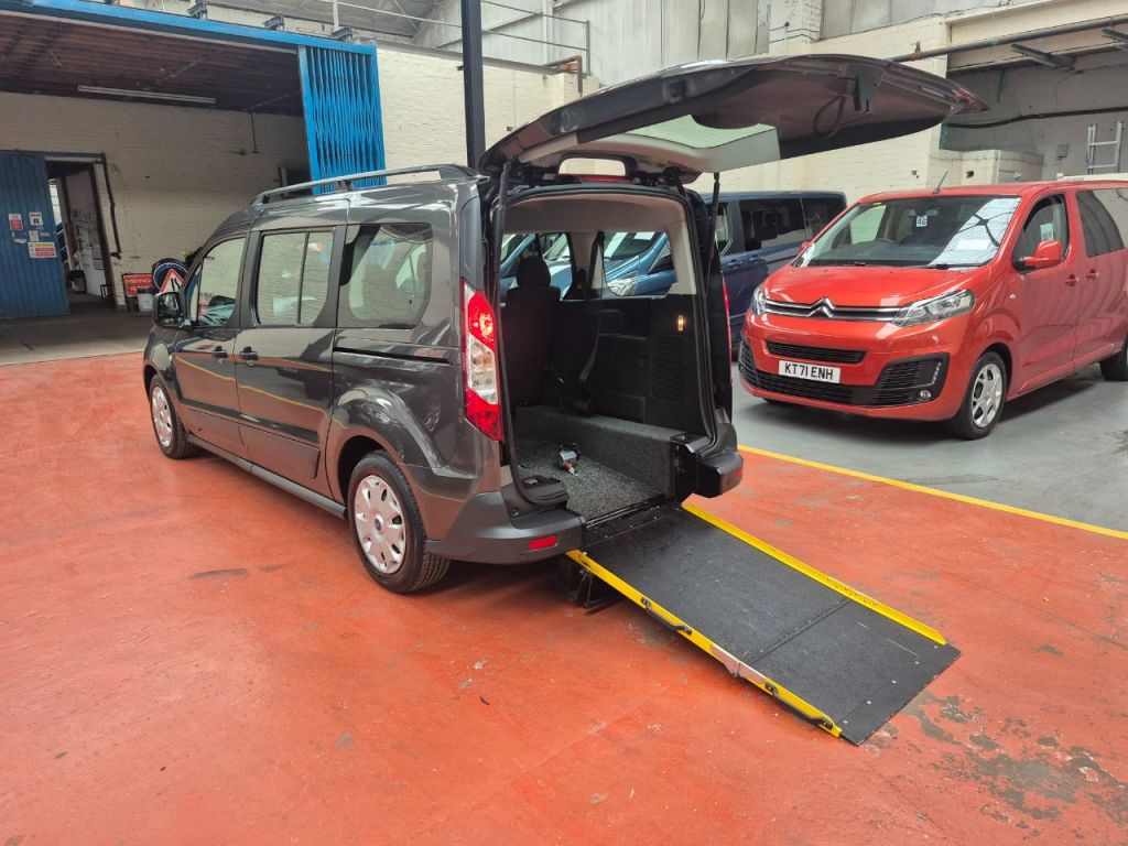 Used Ford Grand Tourneo Connect 2018 for sale - 77821563: Photo 26