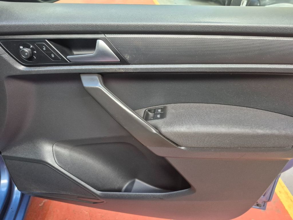 Used Volkswagen Caddy Maxi Life 2018 for sale - 76653825: Photo 17