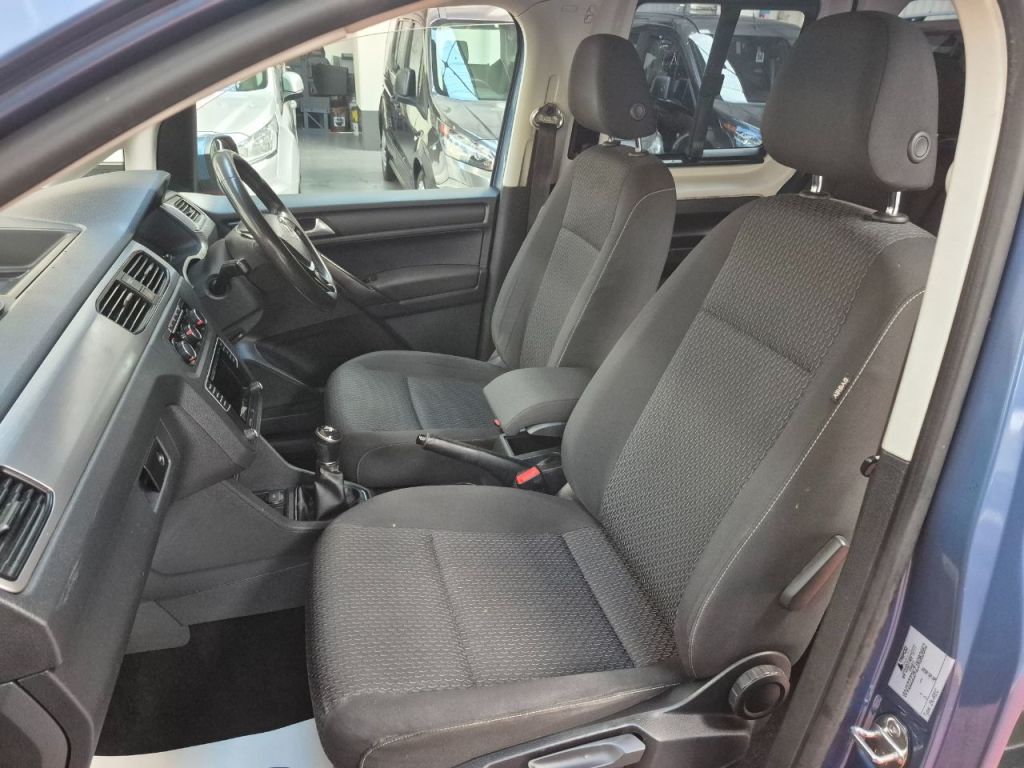 Used Volkswagen Caddy Maxi Life 2018 for sale - 76653825: Photo 9