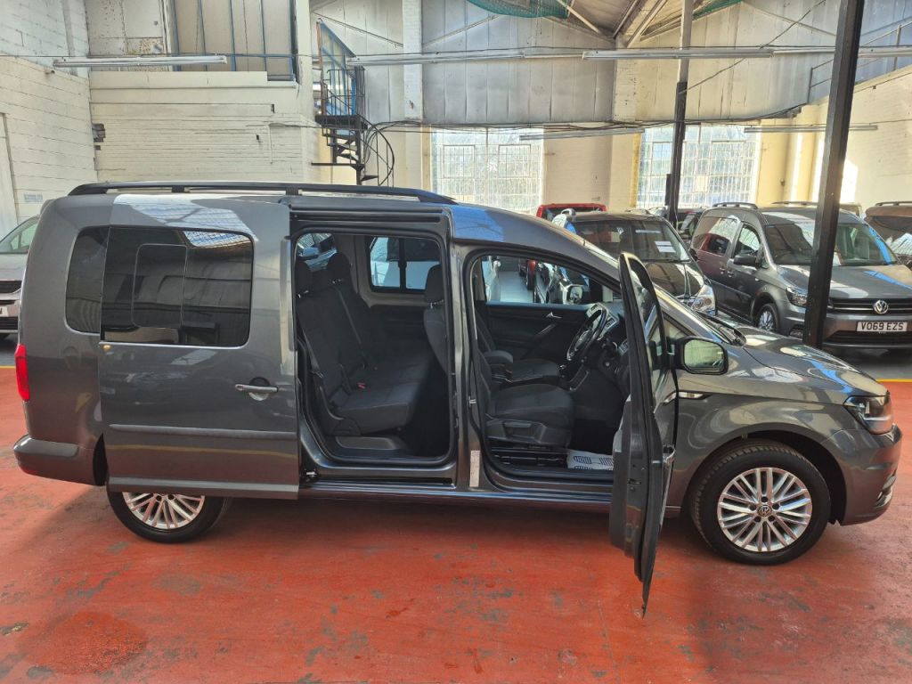 Used Volkswagen Caddy Maxi Life 2018 for sale - 76616917: Photo 17