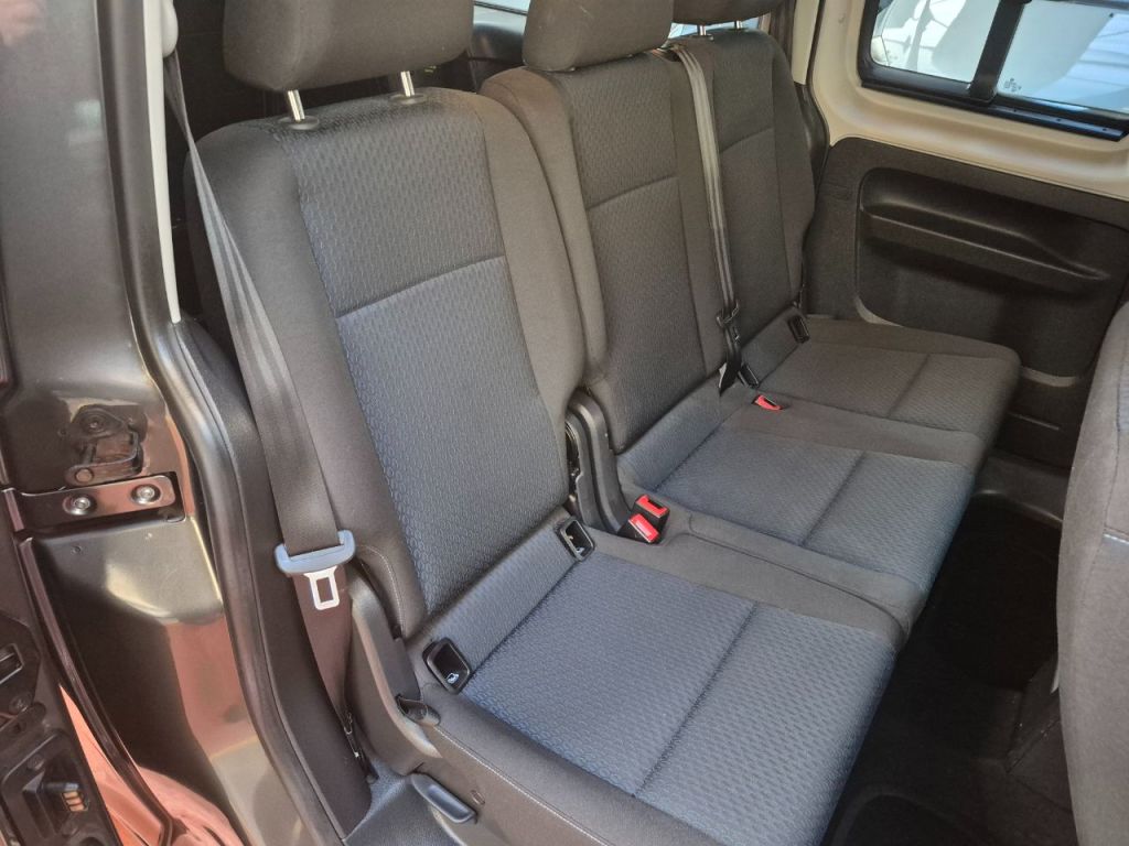 Used Volkswagen Caddy Maxi Life 2018 for sale - 76616917: Photo 18