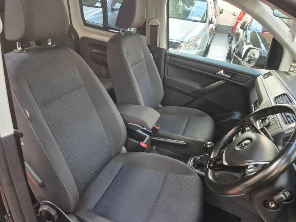 Used Volkswagen Caddy Maxi Life 2018 for sale - 76616917: Photo 19