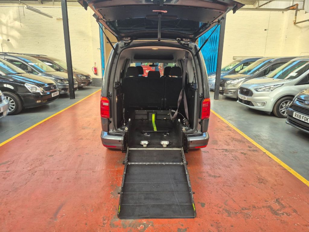 Used Volkswagen Caddy Maxi Life 2018 for sale - 76616917: Photo 27