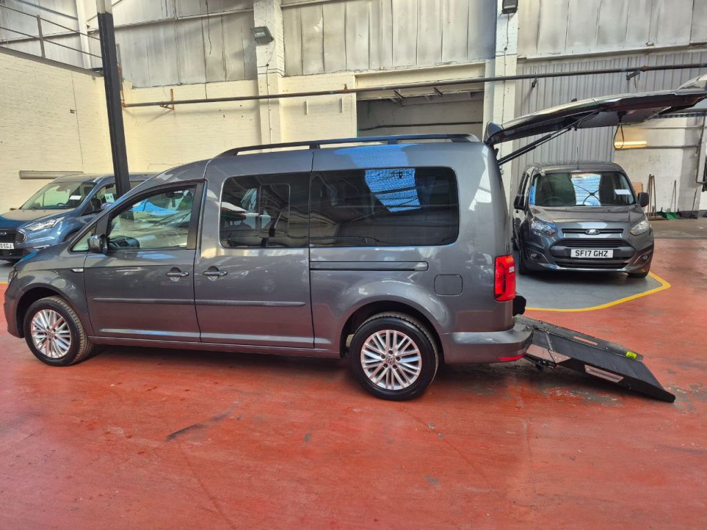 Used Volkswagen Caddy Maxi Life 2018 for sale - 76616917: Photo 31