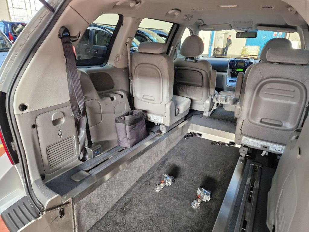 Used Kia Sedona 2011 for sale - 76535077: Photo 24