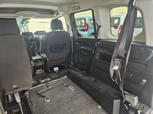 Used Peugeot Rifter 2021 for sale - 74942089: Photo 25