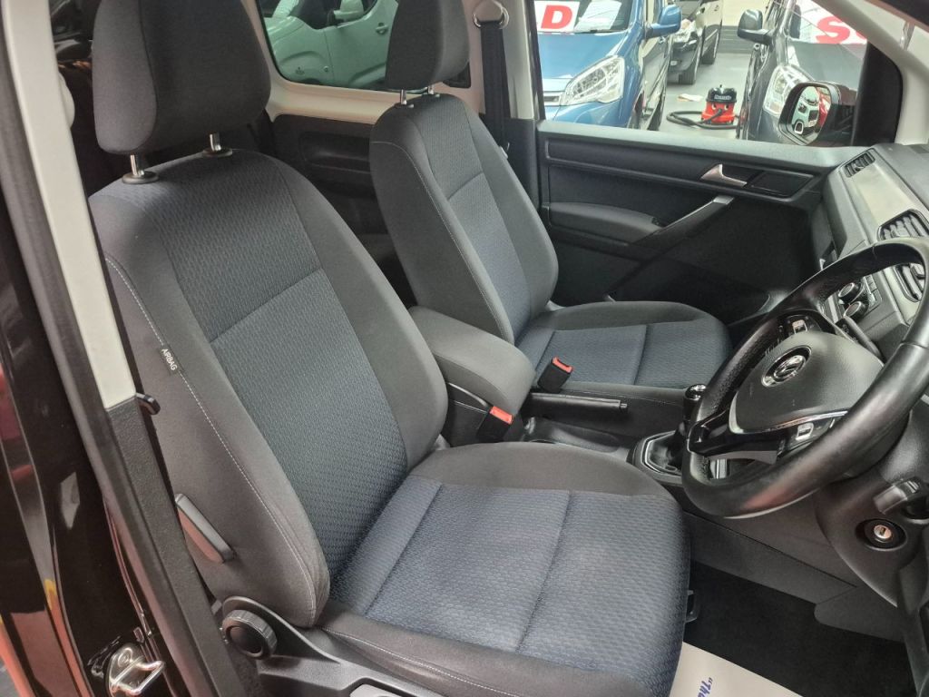 Used Volkswagen Caddy Maxi Life 2020 for sale - 76290898: Photo 15