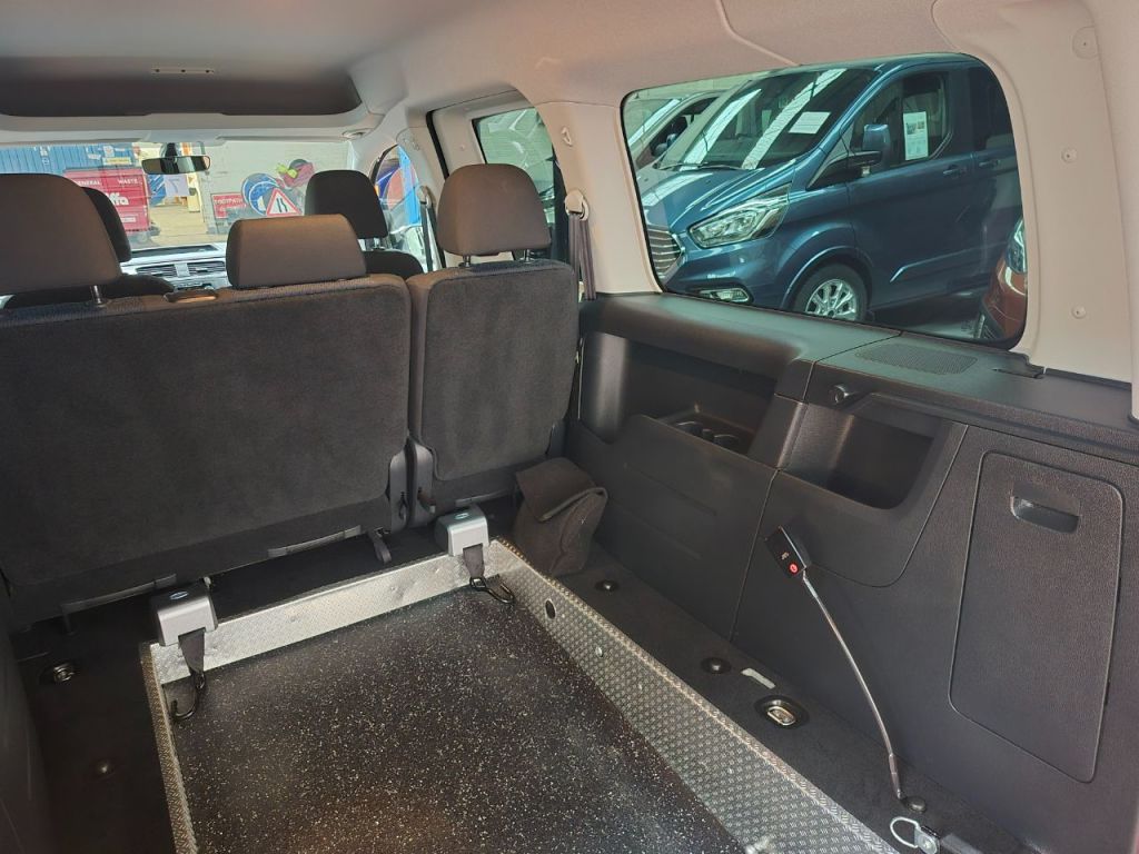 Used Volkswagen Caddy Maxi Life 2020 for sale - 76290898: Photo 24