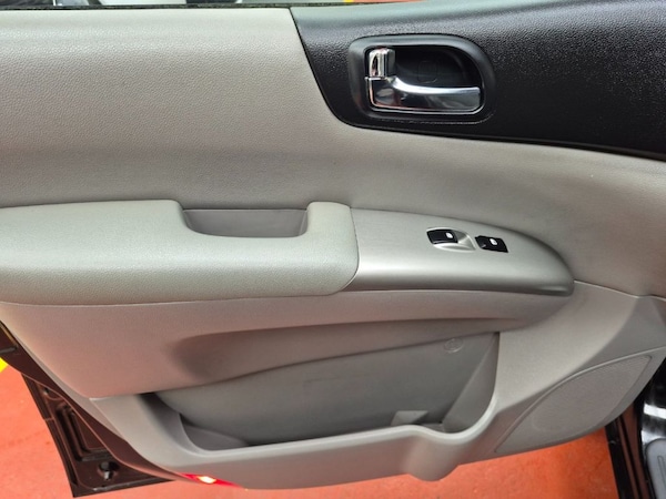 Used Kia Sedona 2011 for sale - 76056579: Photo 12