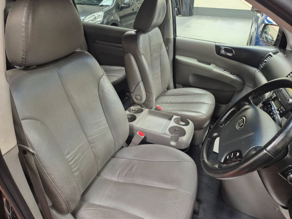 Used Kia Sedona 2011 for sale - 76056579: Photo 15