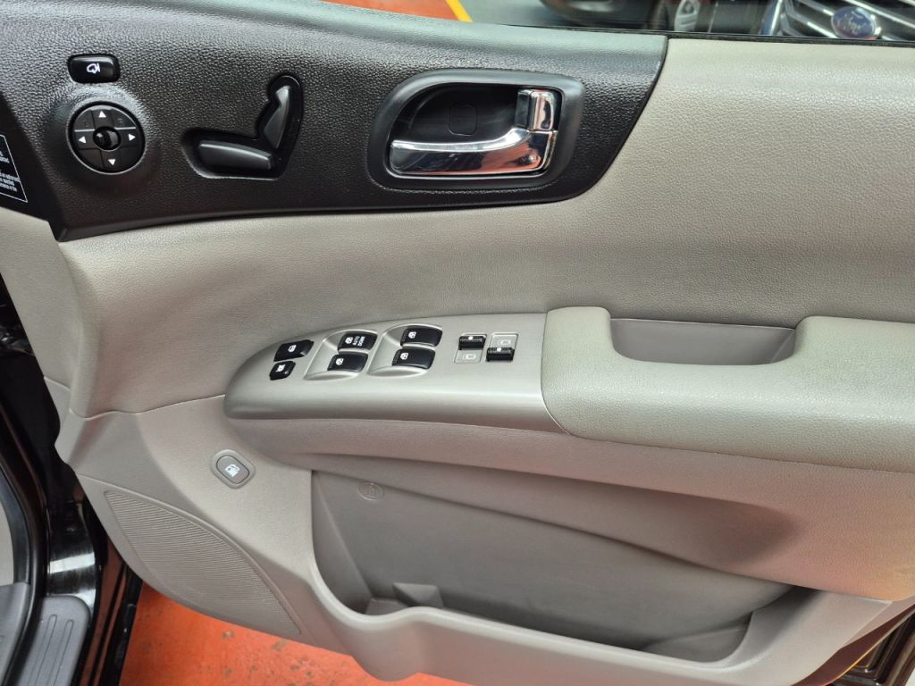 Used Kia Sedona 2011 for sale - 76056579: Photo 18