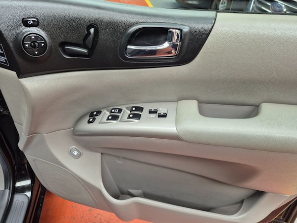 Used Kia Sedona 2011 for sale - 76056579: Photo 18
