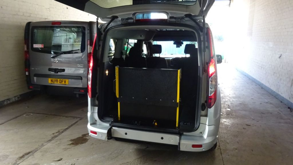 Used Ford Grand Tourneo Connect 2018 for sale - 77901393: Photo 10