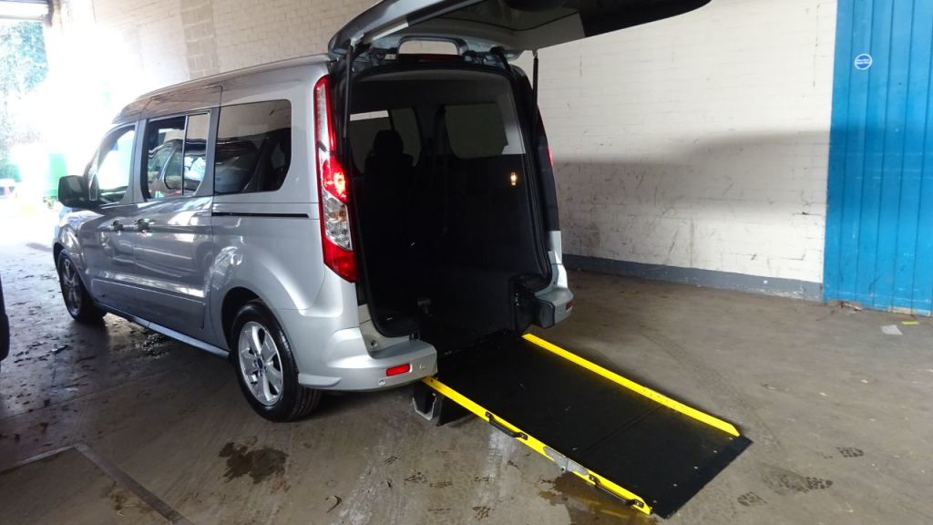 Used Ford Grand Tourneo Connect 2018 for sale - 77901393: Photo 11