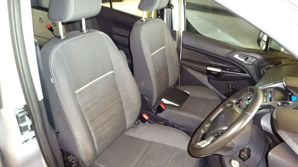 Used Ford Grand Tourneo Connect 2018 for sale - 77901393: Photo 15