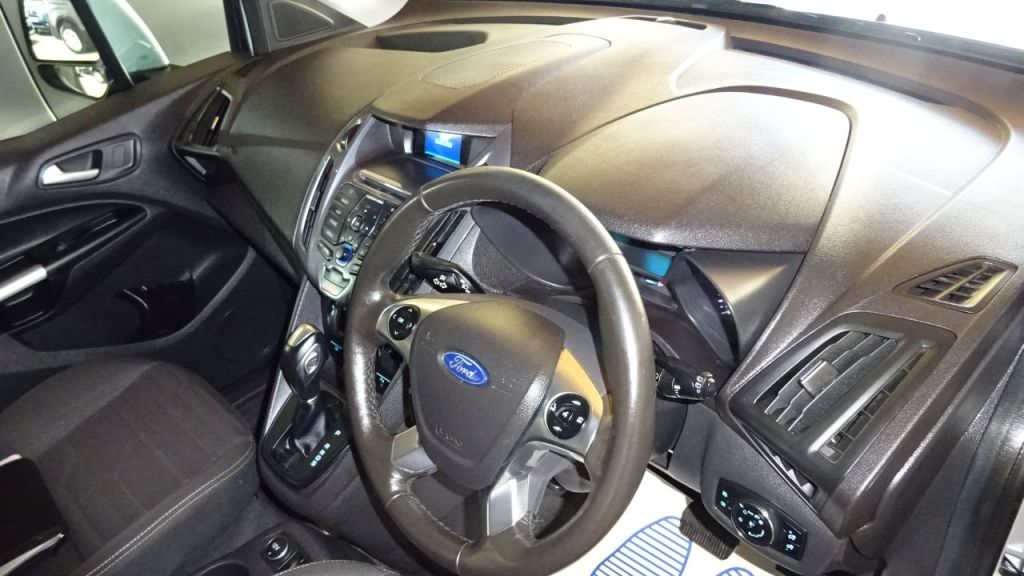 Used Ford Grand Tourneo Connect 2018 for sale - 77901393: Photo 16