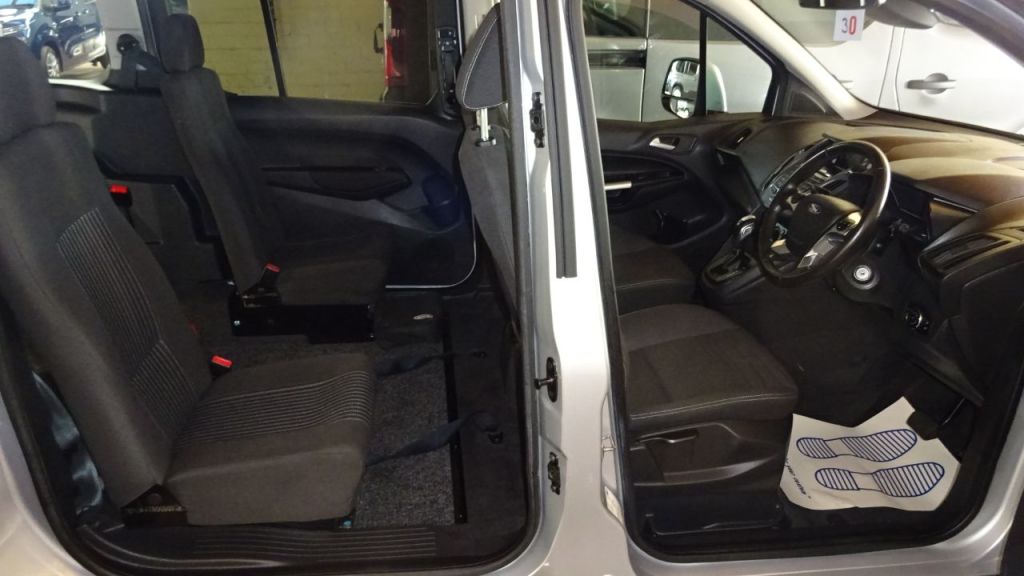 Used Ford Grand Tourneo Connect 2018 for sale - 77901393: Photo 17