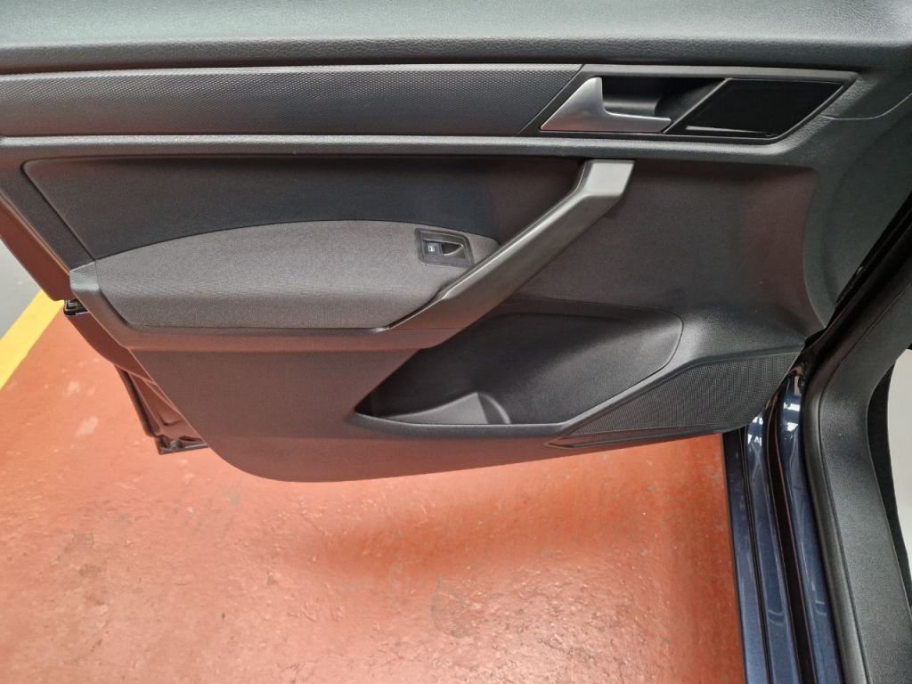 Used Volkswagen Caddy Maxi Life 2019 for sale - 76895936: Photo 15