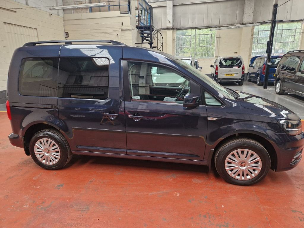 Used Volkswagen Caddy Maxi Life 2019 for sale - 76895936: Photo 16