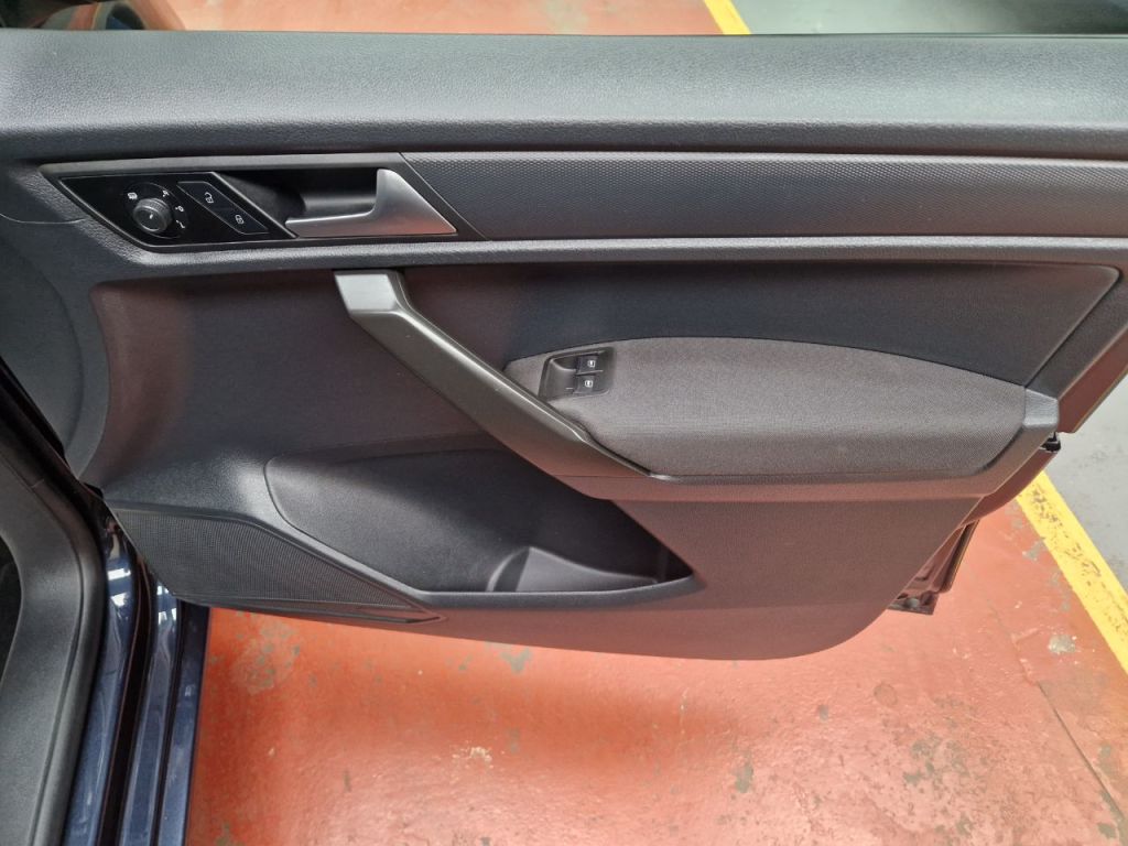 Used Volkswagen Caddy Maxi Life 2019 for sale - 76895936: Photo 21