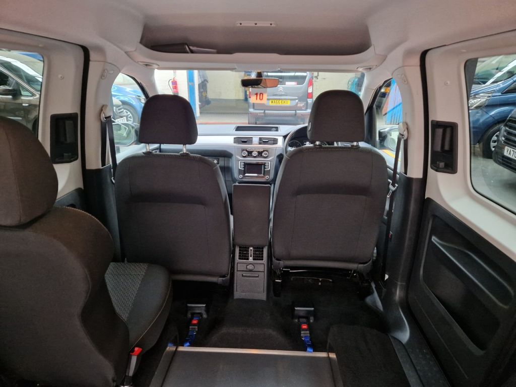 Used Volkswagen Caddy Maxi Life 2019 for sale - 76895936: Photo 30