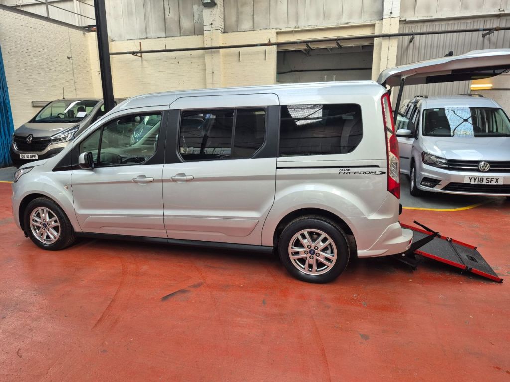 Used Ford Grand Tourneo Connect 2020 for sale - 76184878: Photo 27
