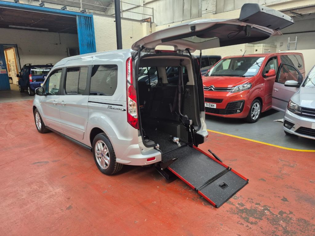 Used Ford Grand Tourneo Connect 2020 for sale - 76184878: Photo 4