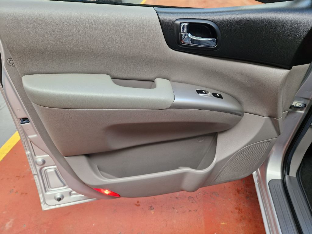 Used Kia Sedona 2011 for sale - 76653803: Photo 14