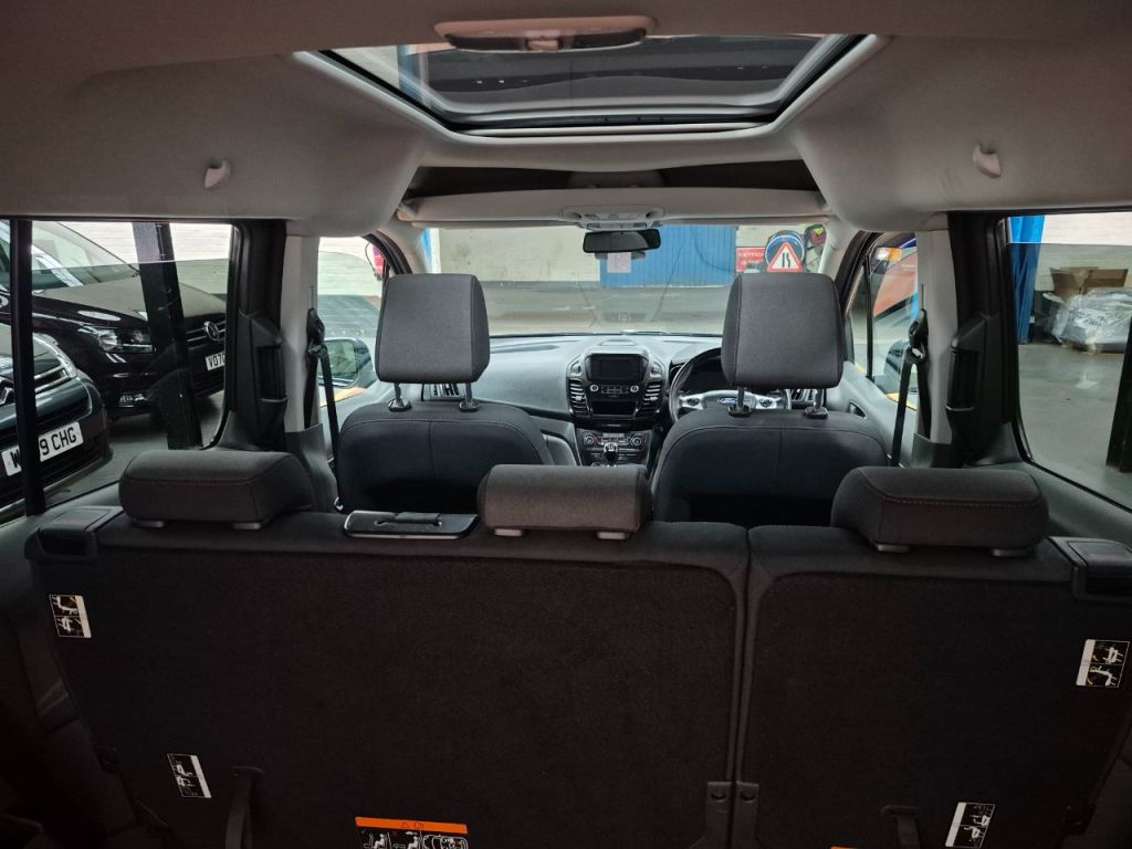 Used Ford Grand Tourneo Connect 2020 for sale - 76303216: Photo 30