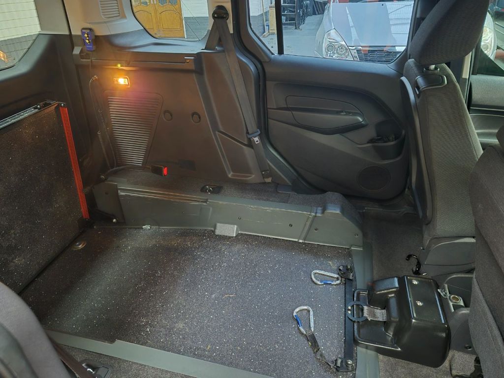 Used Ford Tourneo Connect 2017 for sale - 76535065: Photo 14