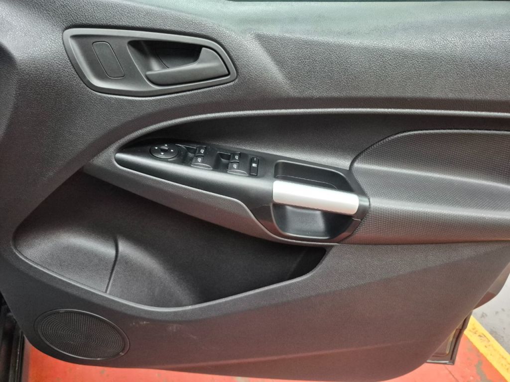 Used Ford Tourneo Connect 2017 for sale - 76535065: Photo 17