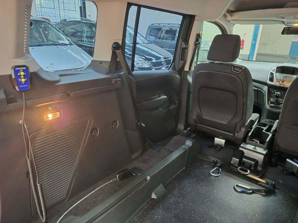 Used Ford Tourneo Connect 2017 for sale - 76535065: Photo 30