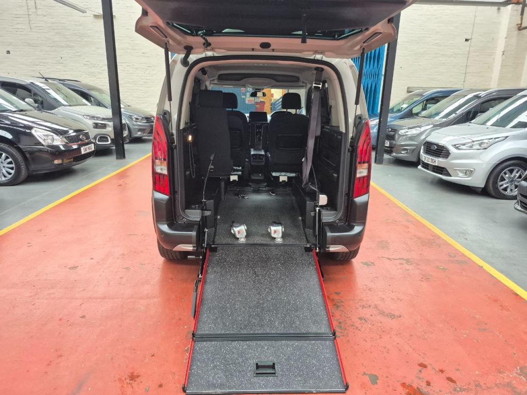 Used Peugeot Rifter 2021 for sale - 76546082: Photo 25