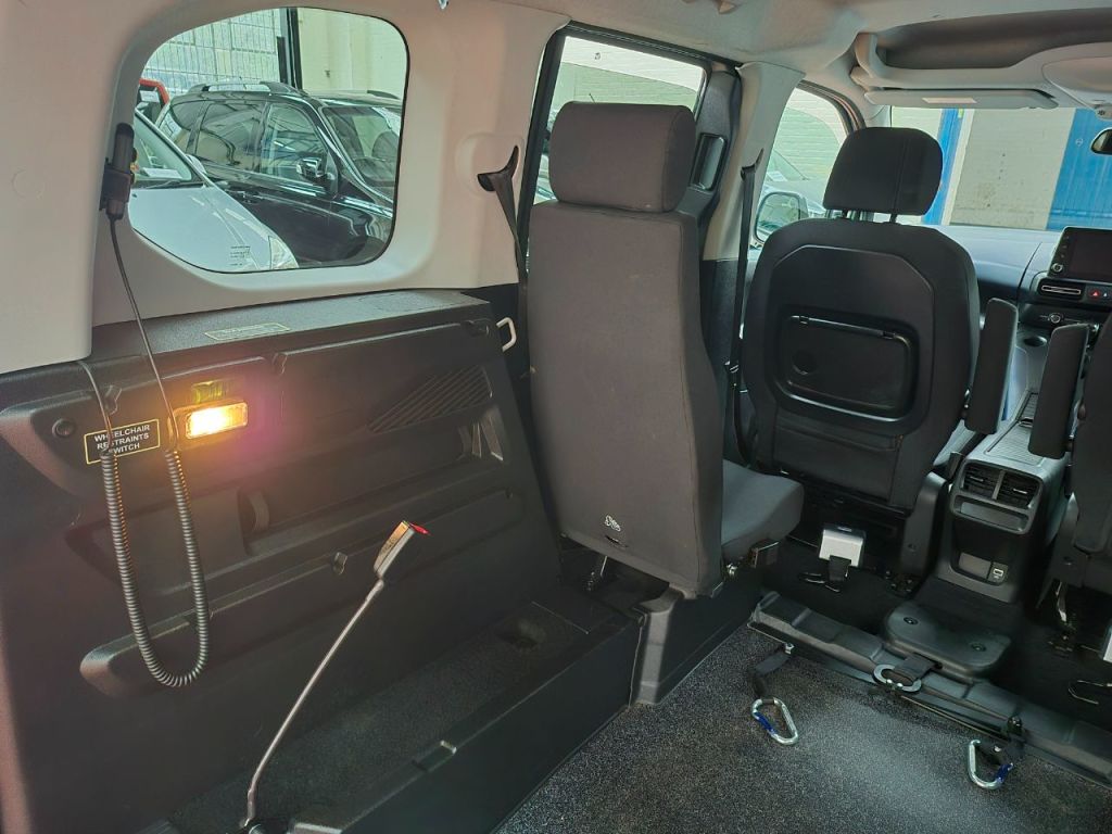 Used Peugeot Rifter 2021 for sale - 76546082: Photo 31