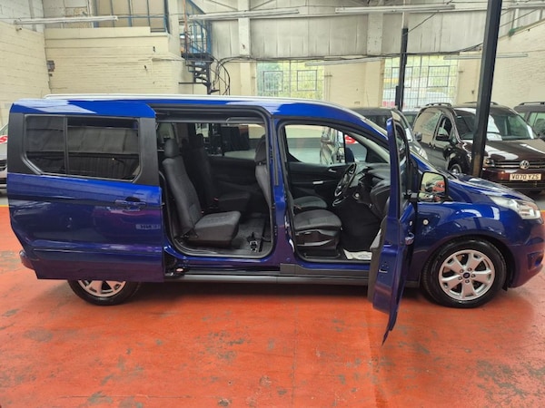 Used Ford Grand Tourneo Connect 2018 for sale - 76312258: Photo 13