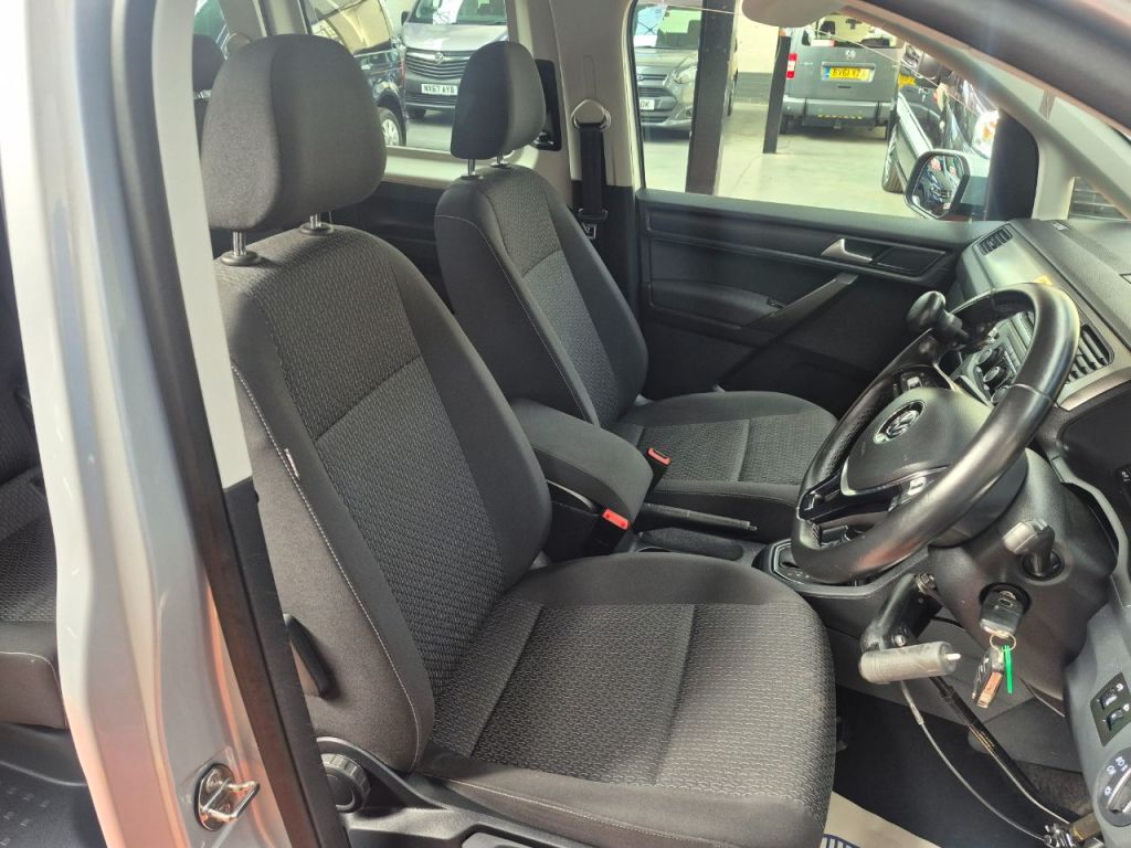 Used Volkswagen Caddy Maxi Life 2020 for sale - 77821555: Photo 16