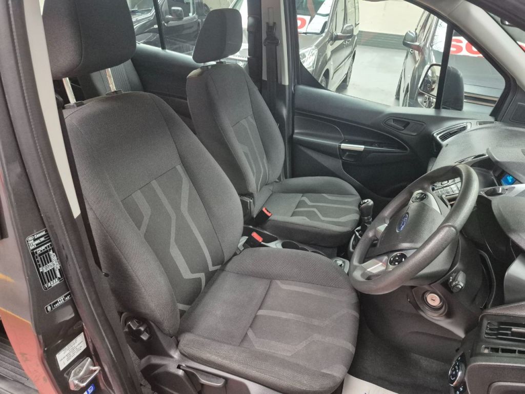Used Ford Grand Tourneo Connect 2018 for sale - 76303240: Photo 16