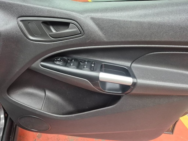 Used Ford Grand Tourneo Connect 2018 for sale - 76303240: Photo 17