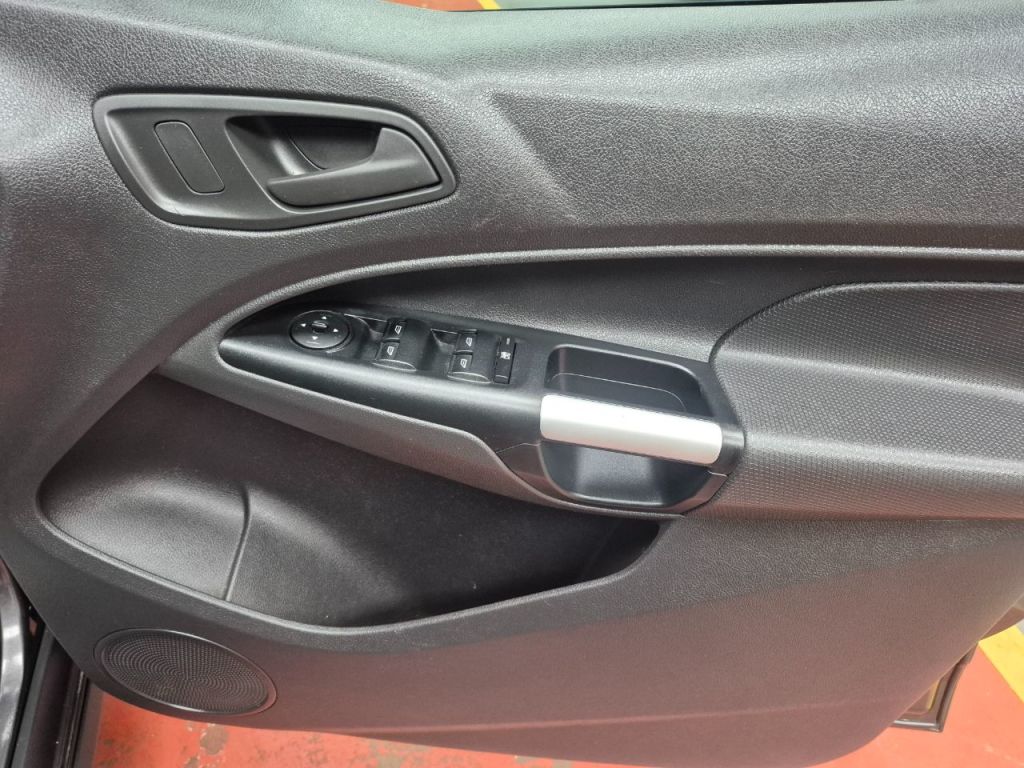 Used Ford Grand Tourneo Connect 2018 for sale - 76303240: Photo 18