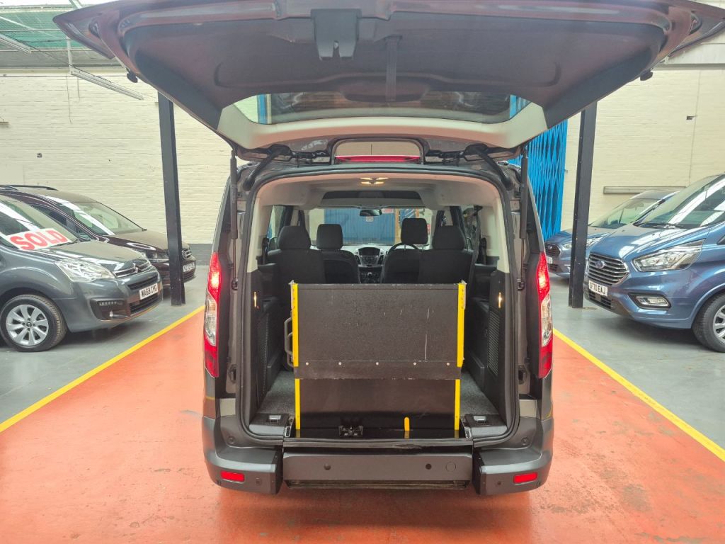 Used Ford Grand Tourneo Connect 2018 for sale - 76303240: Photo 23