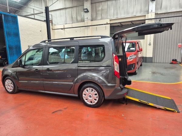 Used Ford Grand Tourneo Connect 2018 for sale - 76303240: Photo 27