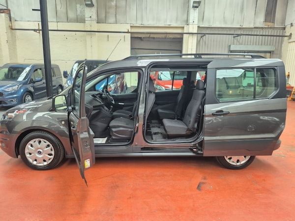 Used Ford Grand Tourneo Connect 2018 for sale - 76303240: Photo 7