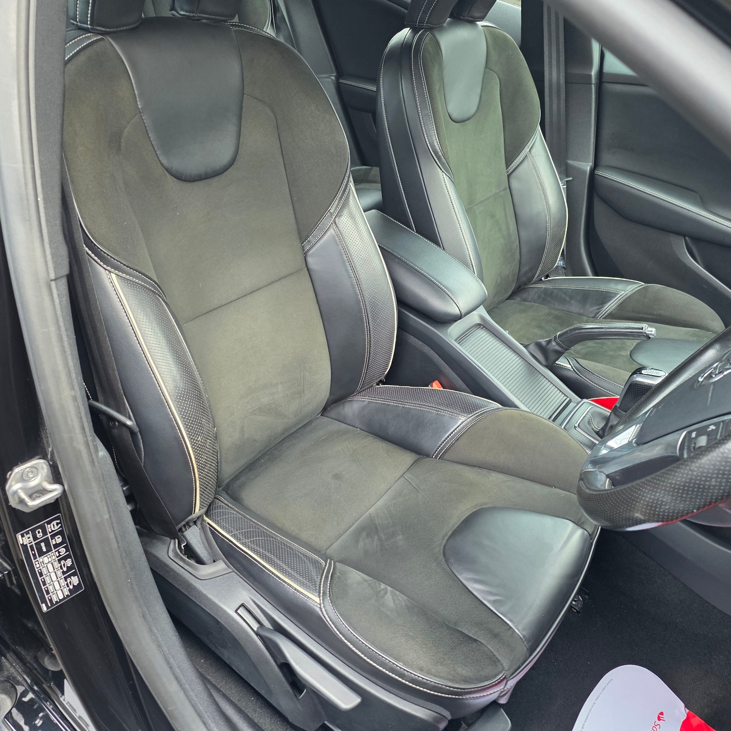 Used Volvo V40 2017 for sale - 76379264: Photo 14