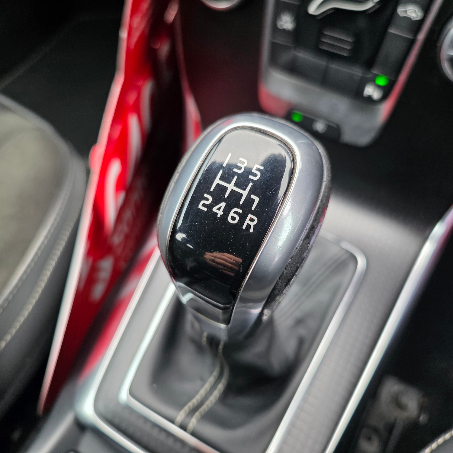 Used Volvo V40 2017 for sale - 76379264: Photo 23