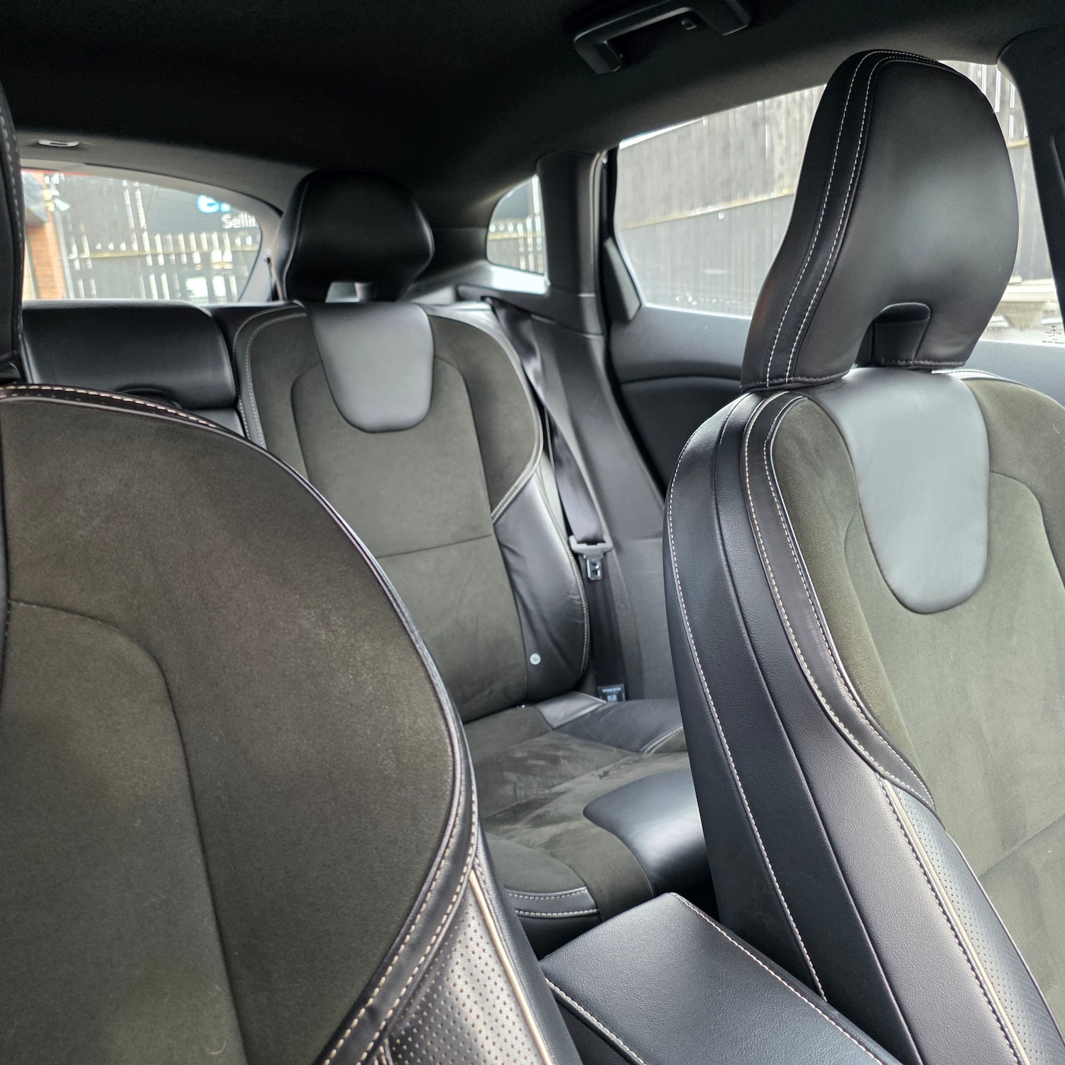 Used Volvo V40 2017 for sale - 76379264: Photo 24