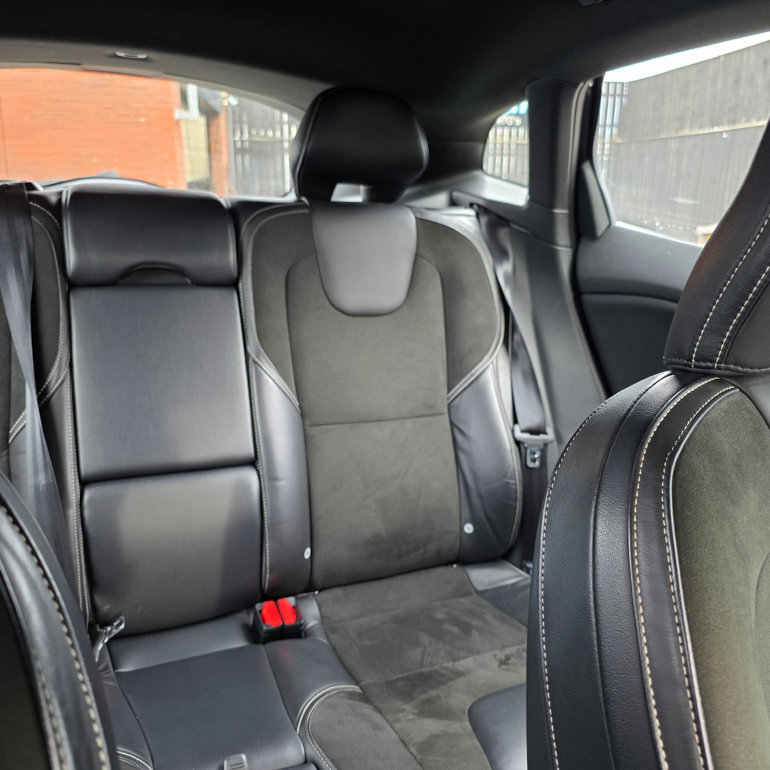 Used Volvo V40 2017 for sale - 76379264: Photo 25