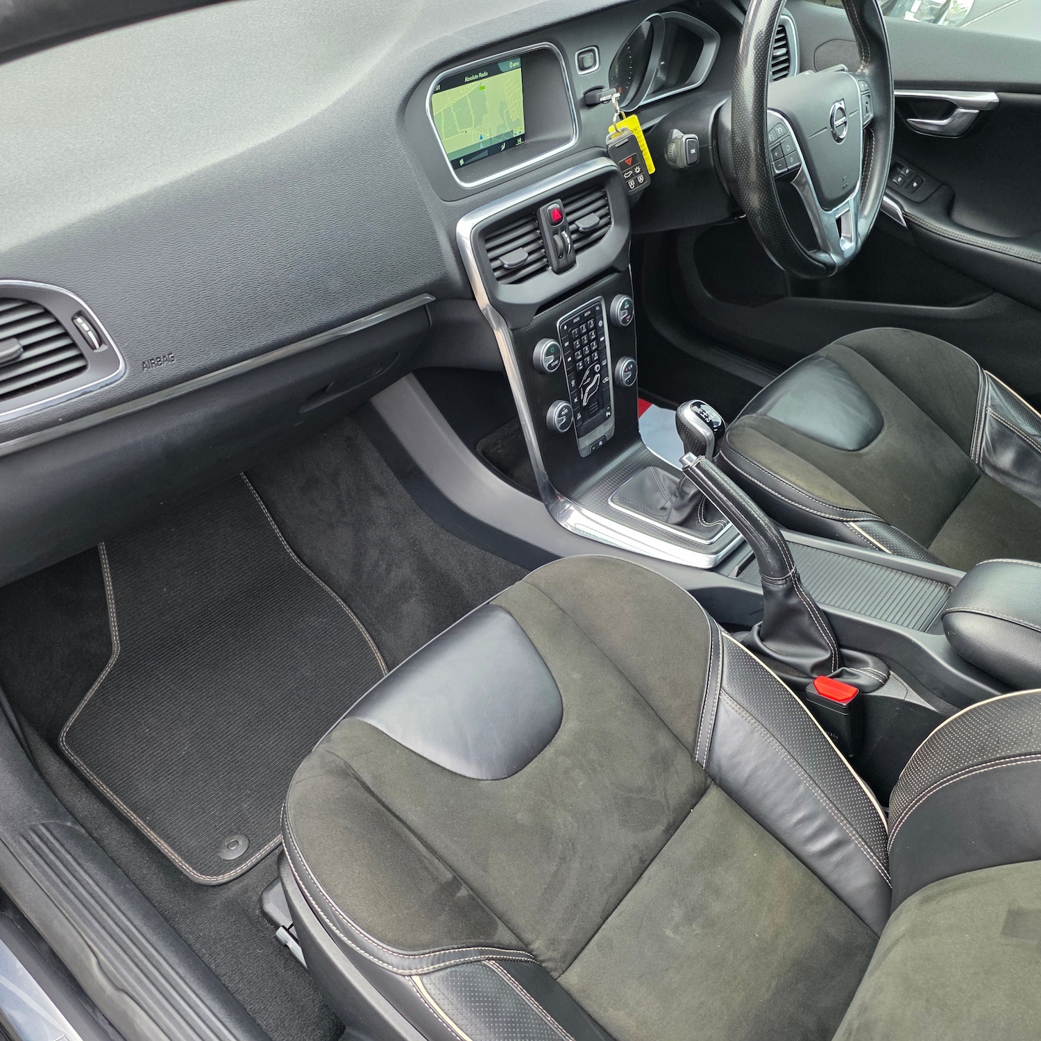 Used Volvo V40 2017 for sale - 76379264: Photo 26