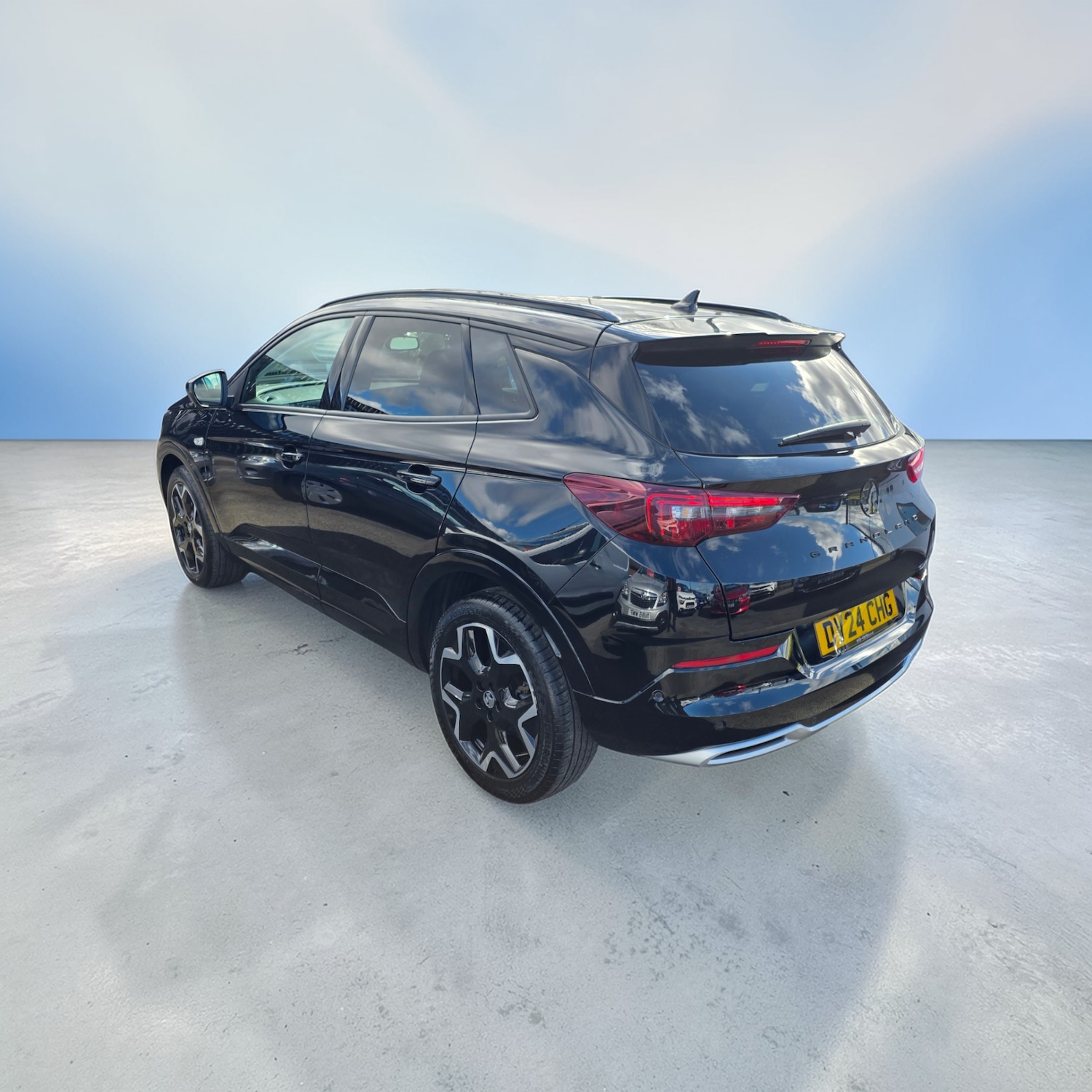 Used Vauxhall Grandland 2024 for sale - 78038620: Photo 2