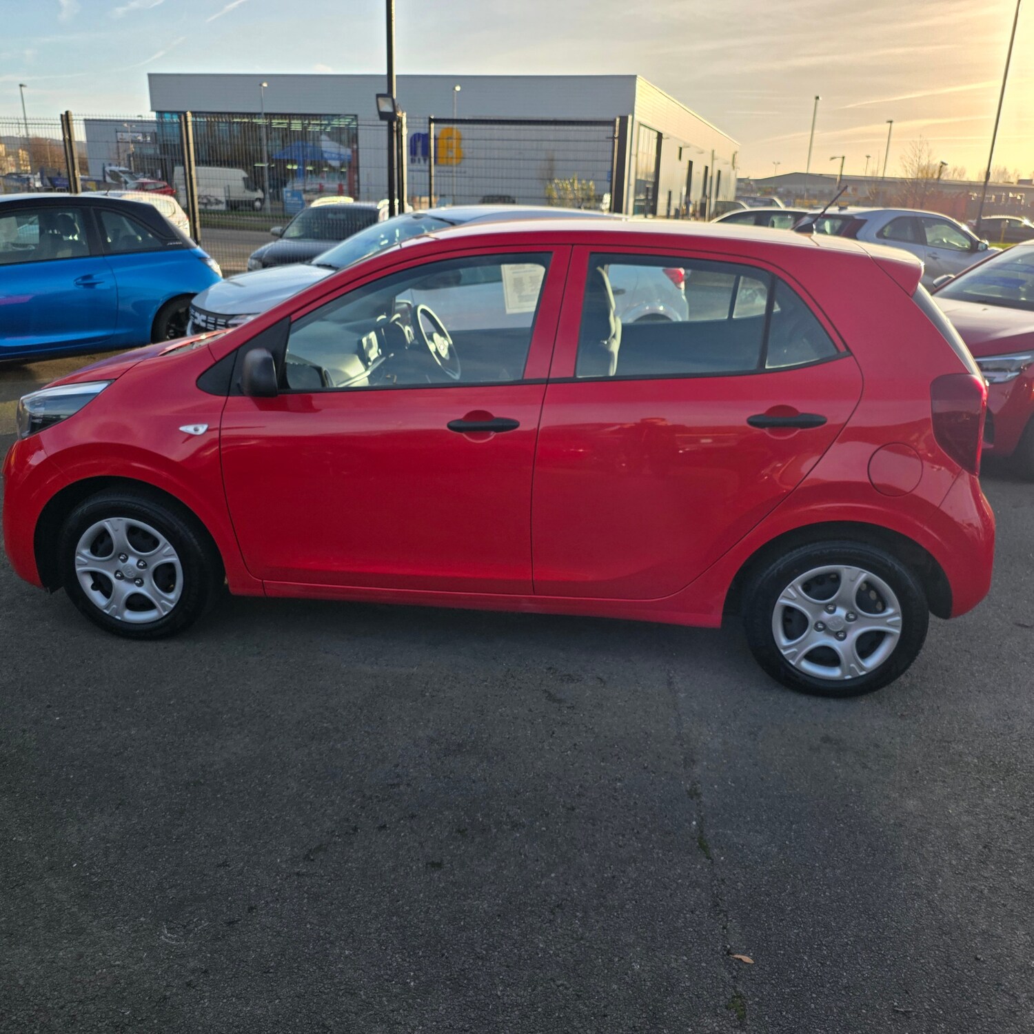 Used Kia Picanto 2019 for sale - 76907800: Photo 14